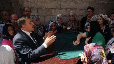 Hopa'daki selde hayatını kaybeden 3 kişi toprağa verildi