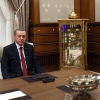 Erdoğan, ikinci kez Davutoğlu'nu hükümeti kurmakla görevlendirdi