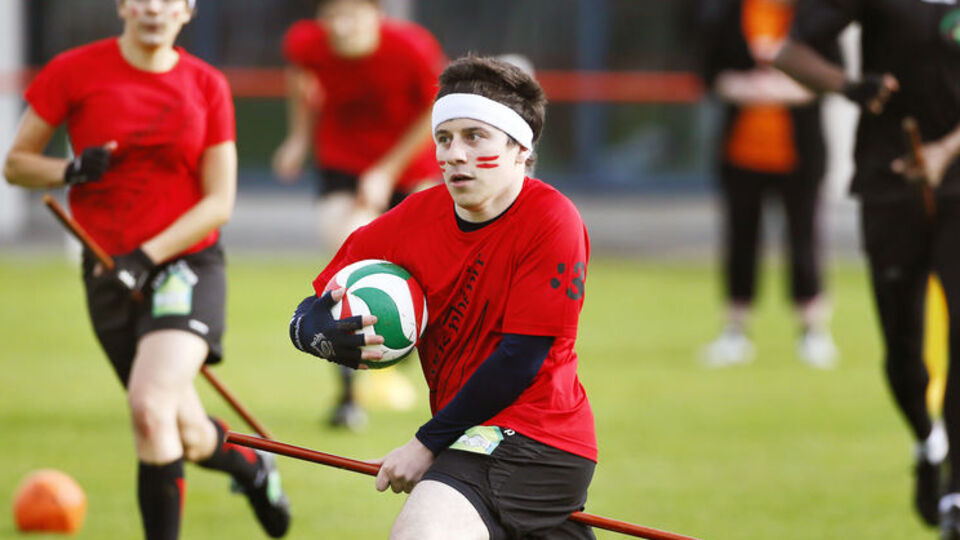 Quidditch nasıl oynanır?