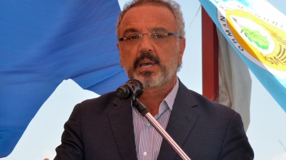 Bir aylık maaşını Hopa'ya gönderecek
