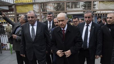 Tuğrul Türkeş MHP'den ihraç ediliyor!