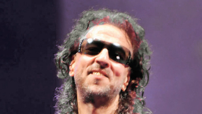 "Aşk yalnızlığın doruk noktasıdır"