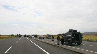 Iğdır'da polis servisine saldırı: 1 polis yaralı!