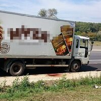 Kamyonun içinde 50 kişi ölü bulundu!