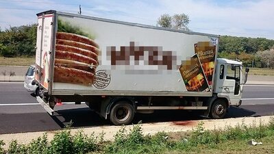 Kamyonun içinde 50 kişi ölü bulundu!