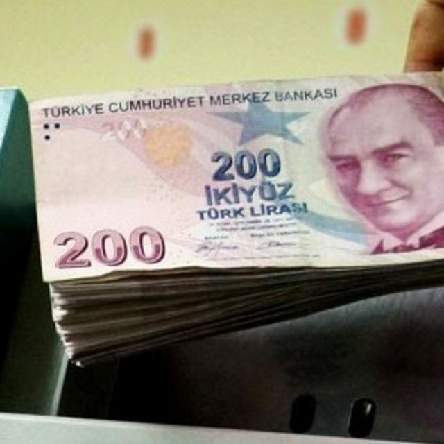 Hükümetten emeklilere 100 lira