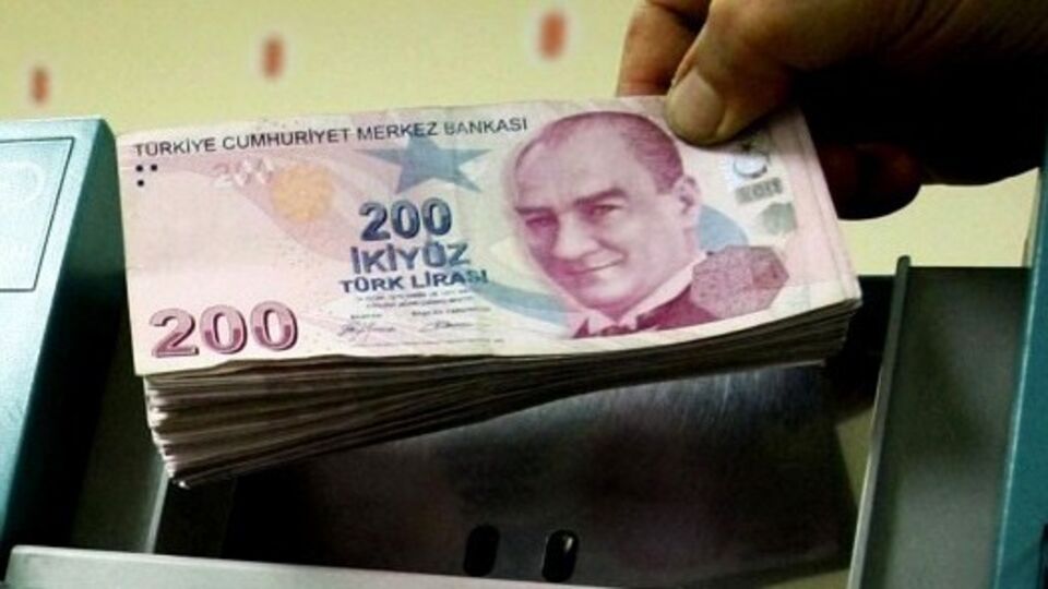 Hükümetten emeklilere 100 lira