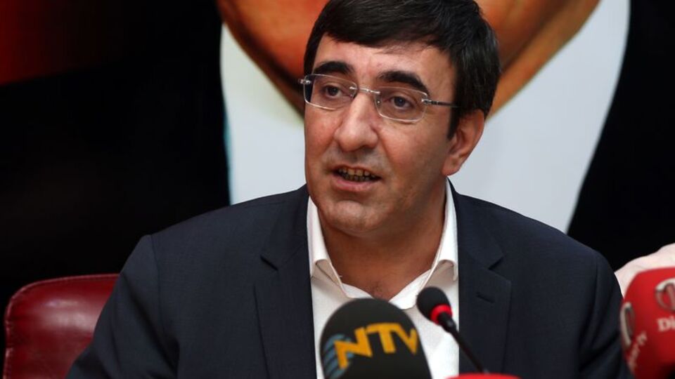 Cevdet Yılmaz kimdir?