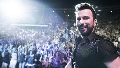 Tarkan hem kazanıyor, hem de kazandırıyor