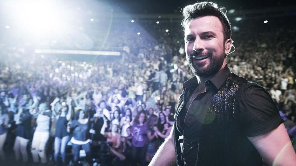 Tarkan hem kazanıyor, hem de kazandırıyor