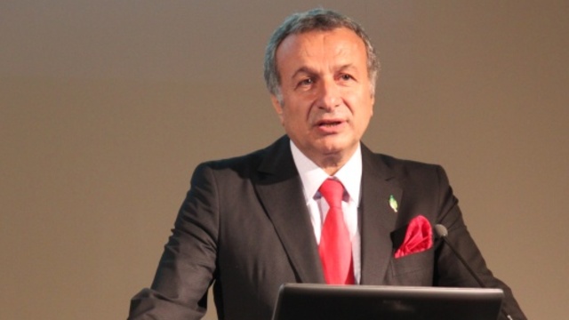 'Ya anlaşın ya da gelin birlikte tatil yapalım'