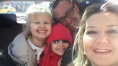 Yangını izlerken can verdiler!