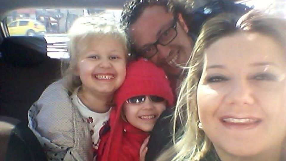 Yangını izlerken can verdiler!