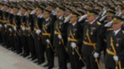 O askerler ne istiyor?