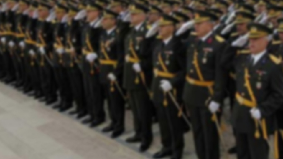 O askerler ne istiyor?