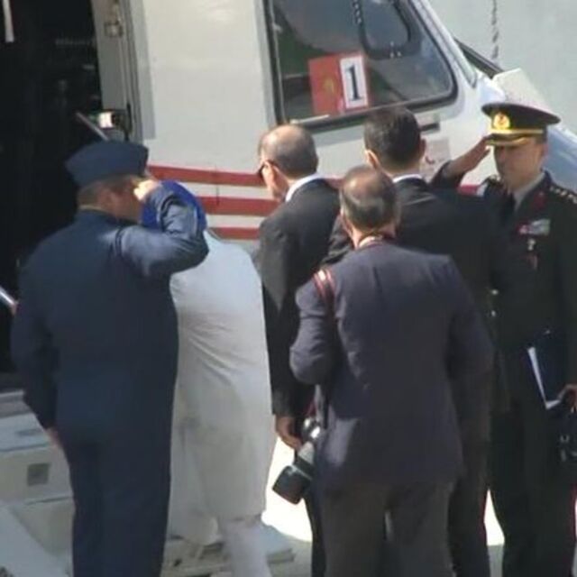 Cumhurbaşkanı Erdoğan, helikopterle Tuzla'ya geçti