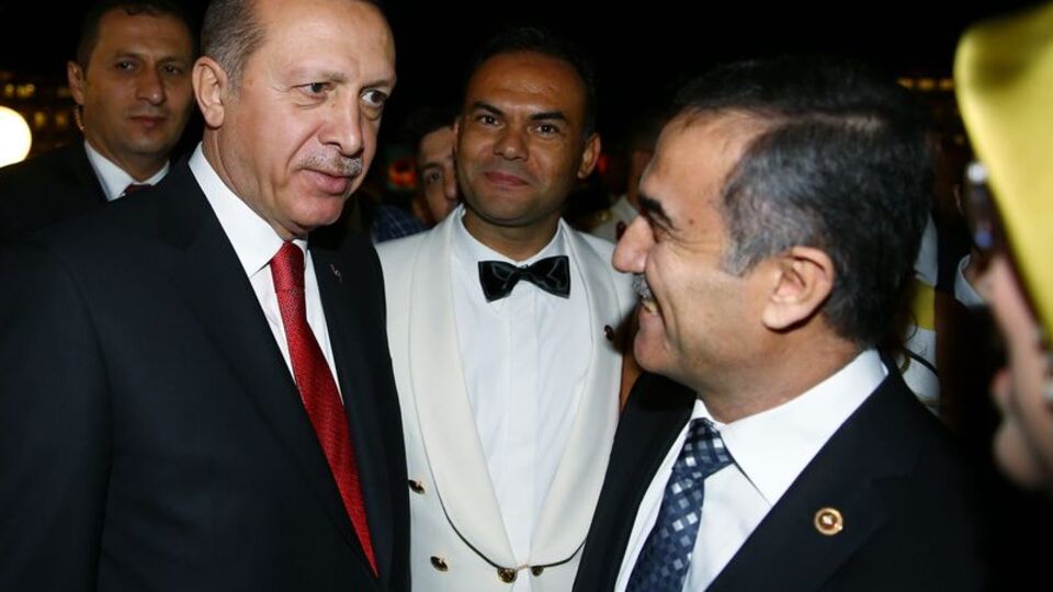 Sosyal medya İhsan Özkes'in bu Tweet'lerini konuşuyor