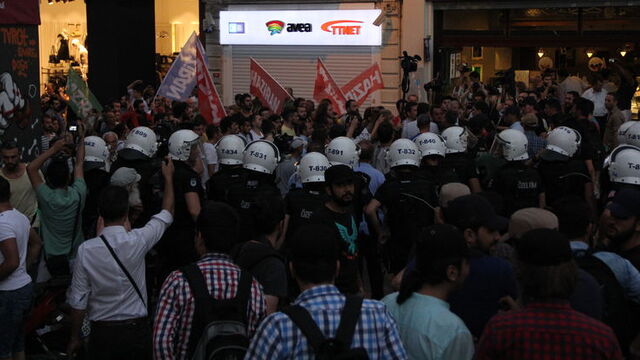 Taksim'de göstericilere müdahale!