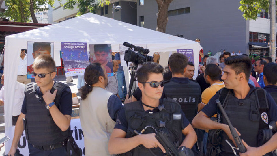 Aylan Kurdi protestosunda arbede!