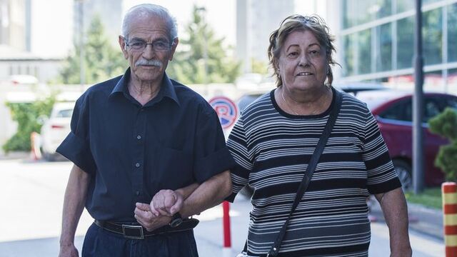 Hem hayatı hem böbreklerini paylaştı