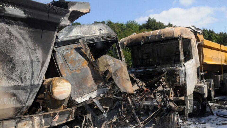 Beykoz'da iki TIR çarpıştı
