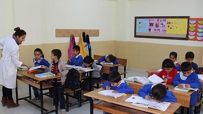 Yeni öğretmenlere dayalı döşeli ev!