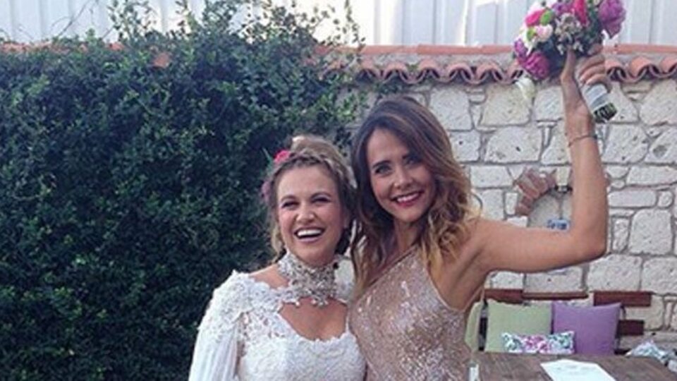 Dünyayı gezdi, Alaçatı'da evlendi