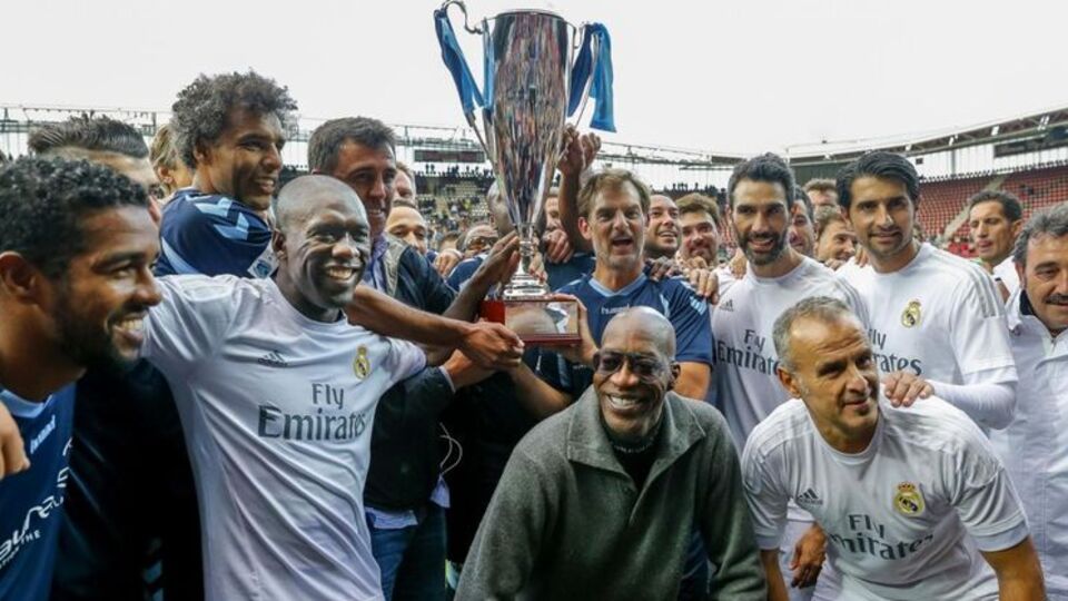 Hakan Şükür, efsanelerle birlikte!