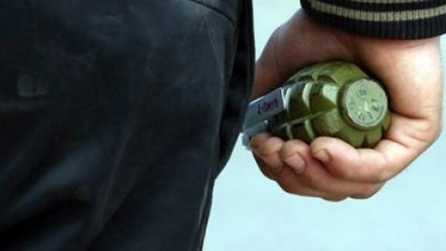 Kaymakamlık binasına el bombası atıldı