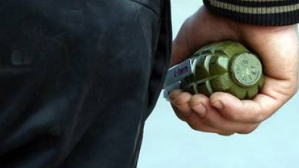 Kaymakamlık binasına el bombası atıldı
