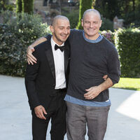 Yeni imajıyla kırmızı halıda