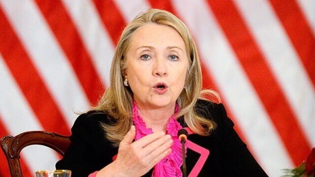 Clinton'dan elektronik posta özrü