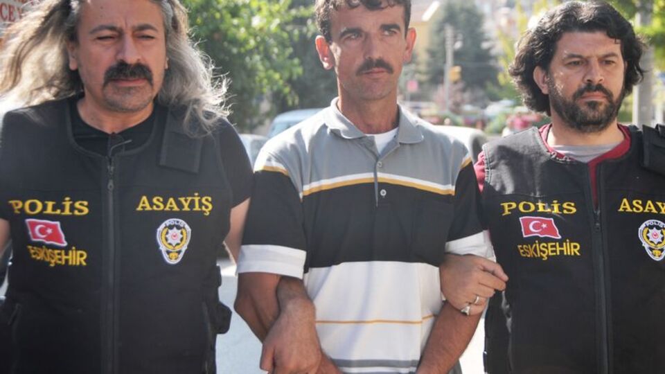 "Kafam esti öldürdüm"
