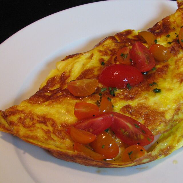 Domatesli ve peynirli omlet