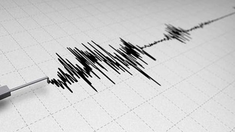 Ege'de 4.9 büyüklüğünde deprem!