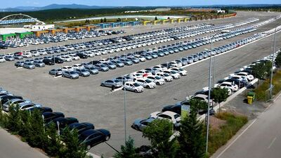 Türkiye'nin en büyük oto pazarı açıldı