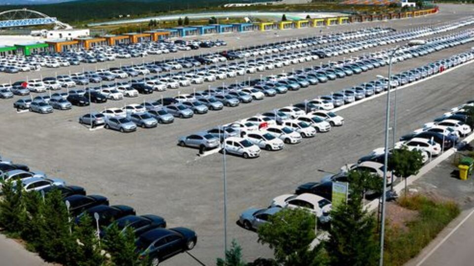 Türkiye'nin en büyük oto pazarı açıldı