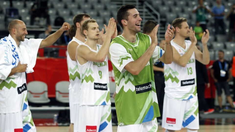 Slovenya bir üst turda!