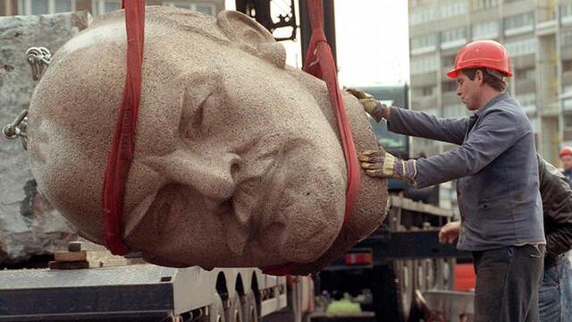 Lenin 24 yıl sonra uyandı!