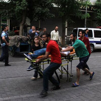 Diyarbakır'da hain saldırı! Polisler çorbacıda tarandı: 1 ölü