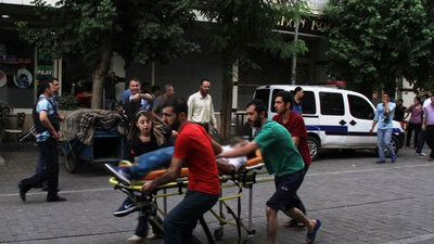 Diyarbakır'da hain saldırı! Polisler çorbacıda tarandı: 1 ölü