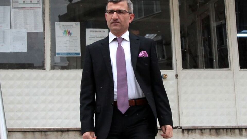 Eski savcı Akkaş ile eski hakim Karaçöl hakkında yakalama kararı