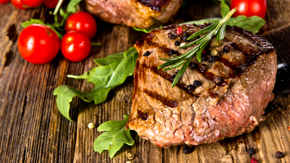 Kurban etini pişirirken...