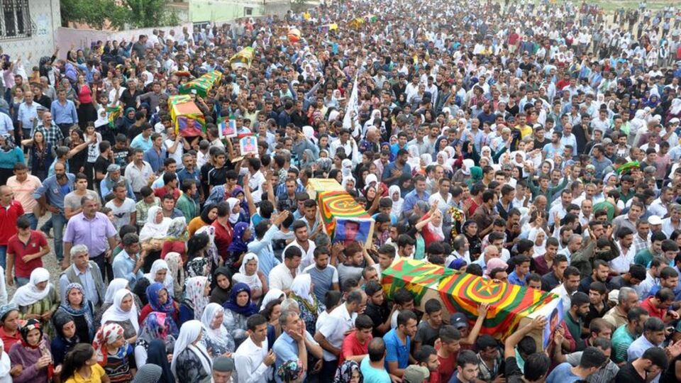 Cizre'de ölen 16 kişi toprağa verildi