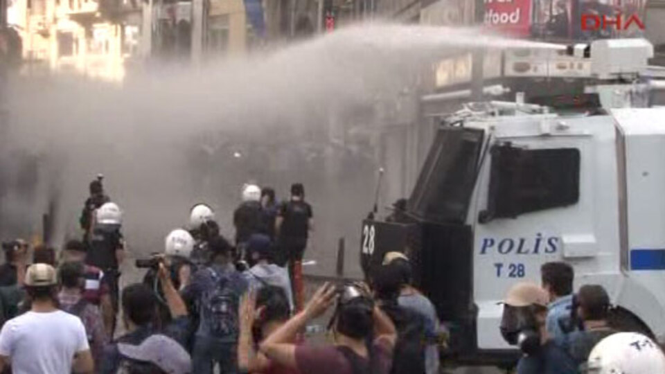 Galatasaray Meydanı'nda polis müdahalesi!