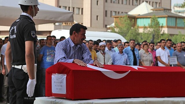 3 yaşındaki Tuğçe'nin babasına son bakışı yürekleri dağladı
