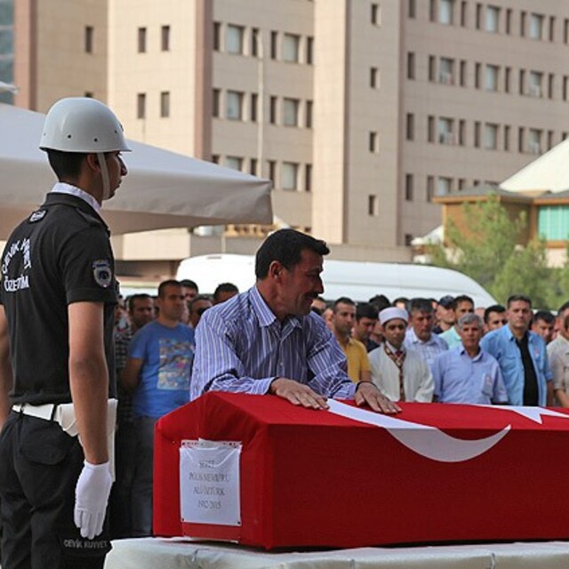 3 yaşındaki Tuğçe'nin babasına son bakışı yürekleri dağladı