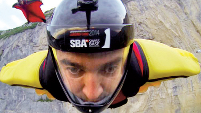 'Çılgın doktor', yarasa adam atlayışında öldü