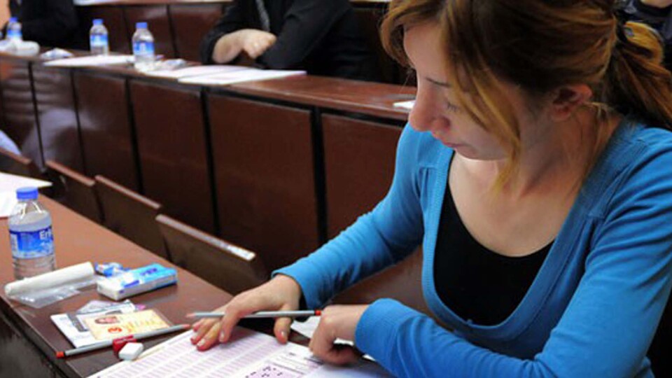 KPSS'de iki soru iptal edildi