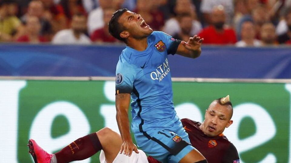 Barça'nın yıldızı sezonu kapattı!